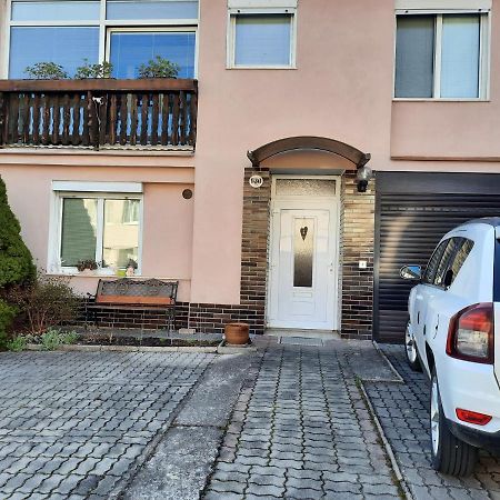Apartman Polni 930 Apartment Hluboká nad Vltavou Exterior foto
